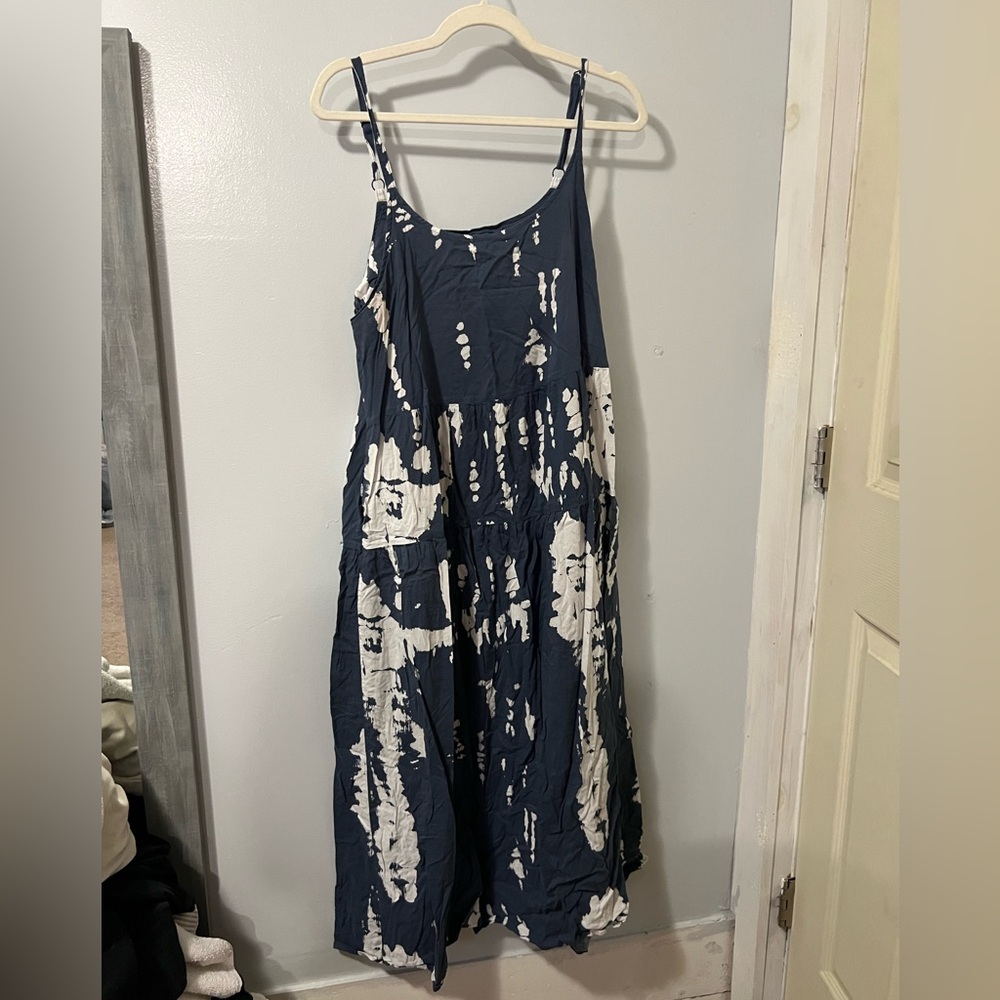 Floral Maxi Dress - Picture 4 of 9